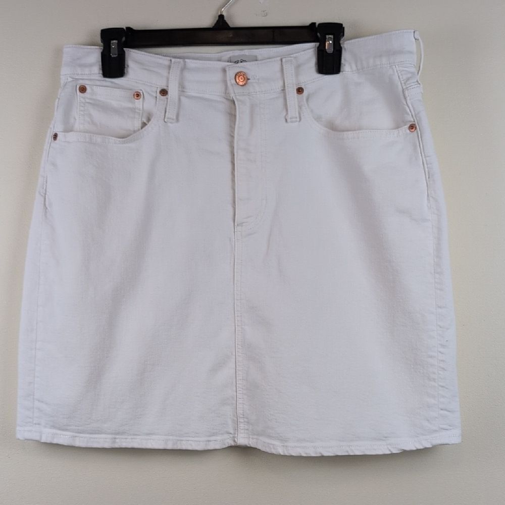 J. Crew White Denim Jean Skirt Copper Button Size 31
